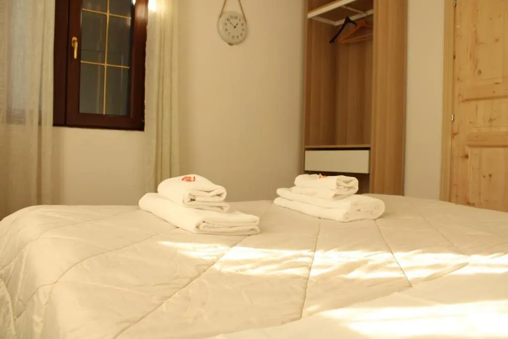 **  Hotel Al Verde Mandello del Lario Itália